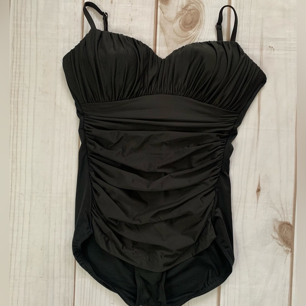 Miraclesuit Size 16 Rialto One Piece Ruched Slimming Sweetheart Solid Black